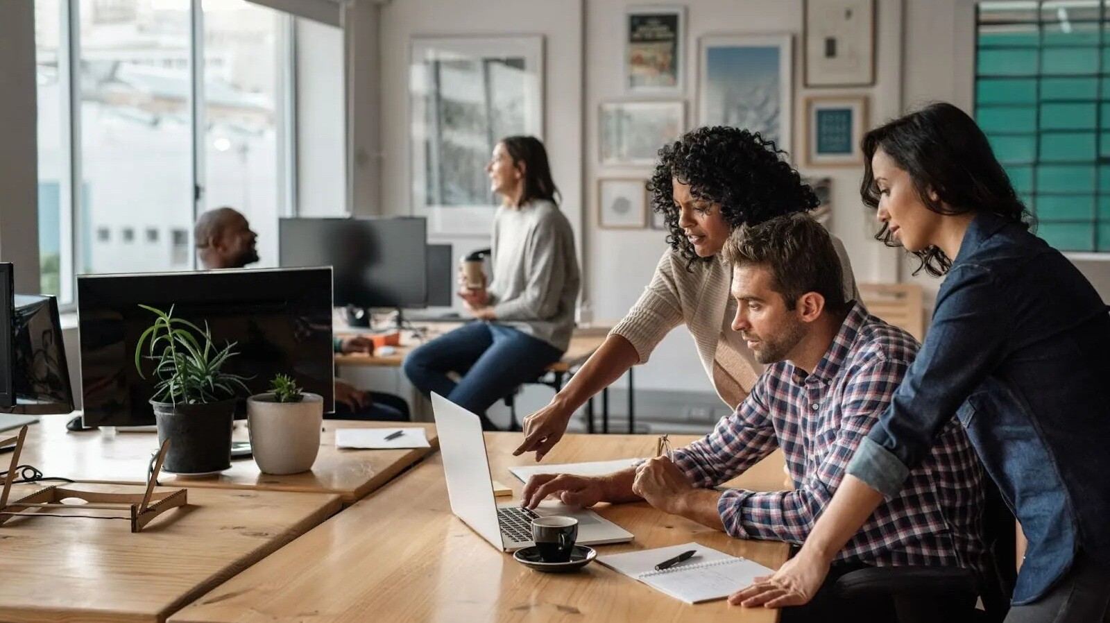 &Tau;&iota; &kappa;ά&nu;&omicron;&upsilon;&nu; &omicron;&iota; &epsilon;&tau;&alpha;&iota;&rho;&epsilon;ί&epsilon;&sigmaf; &pi;&omicron;&upsilon; &kappa;&rho;&alpha;&tau;&omicron;ύ&nu; &tau;&omicron;&upsilon;&sigmaf; &alpha;&nu;&theta;&rho;ώ&pi;&omicron;&upsilon;&sigmaf; &tau;&omicron;&upsilon;&sigmaf; (&kappa;&alpha;&iota; &tau;&iota; &mu;&pi;&omicron;&rho;&epsilon;ί&sigmaf; &nu;&alpha; &mu;ά&theta;&epsilon;&iota;&sigmaf; &alpha;&nu; &psi;ά&chi;&nu;&epsilon;&iota;&sigmaf; &delta;&omicron;&upsilon;&lambda;&epsilon;&iota;ά)