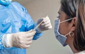 Με αλφαβητική σειρά τα rapid test των εργαζομένων που επιστρέφουν στις 8 Φεβρουαρίου